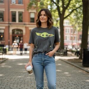 Star Wars “The Child” Graphic Tee Baby Yoda T-shirt